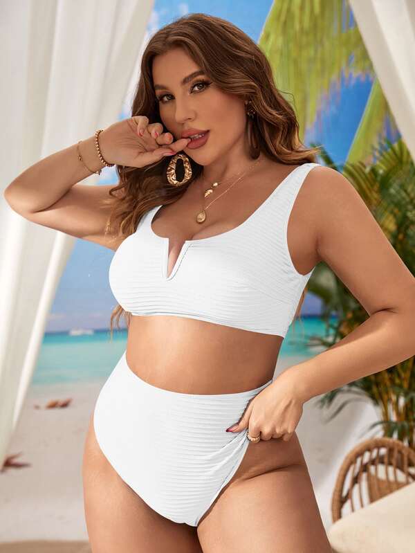 Biquíni Cintura Alta Com Recorte Texturizado Plus Size