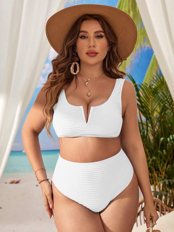Biquíni Cintura Alta Com Recorte Texturizado Plus Size
