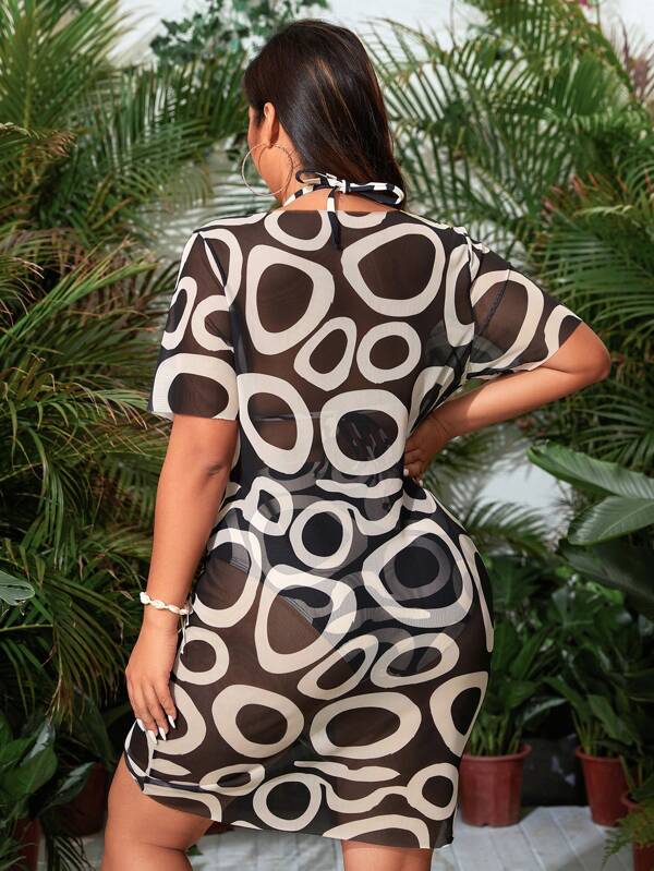 Conjunto Frente Única Estampado Geométrico Com Saída Plus Size
