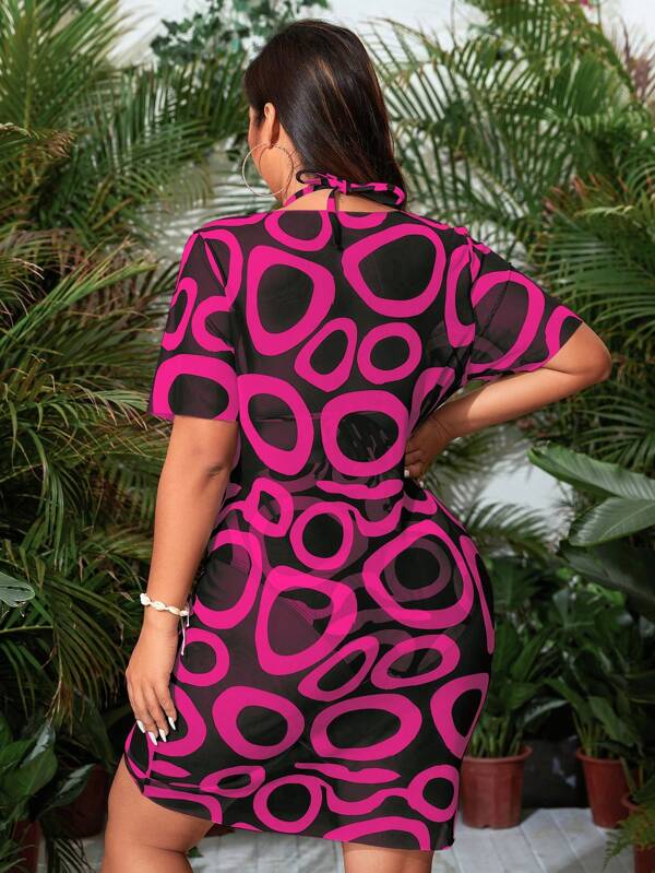 Conjunto Frente Única Estampado Geométrico Com Saída Plus Size