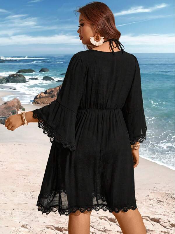 Saída De Praia Vestido Curto Com Renda E Manga Sino Plus Size