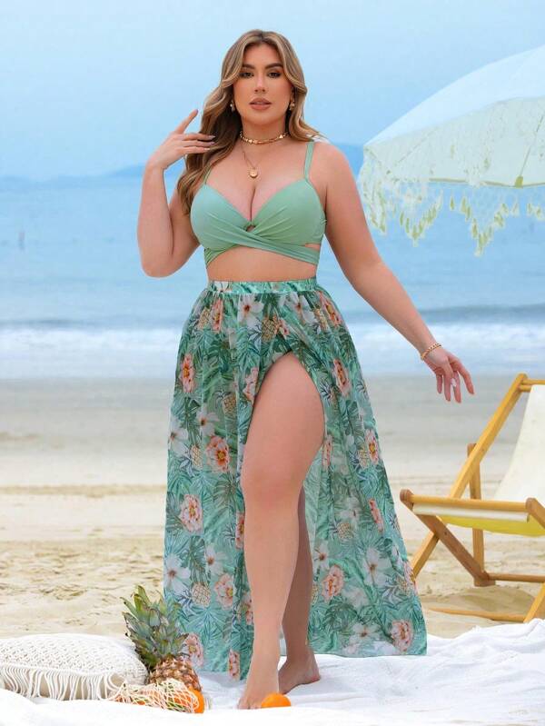 Conjunto Transpassado Estampado Tropical Com Saída Plus Size