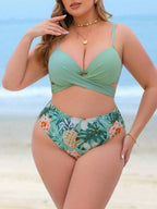 Conjunto Transpassado Estampado Tropical Com Saída Plus Size