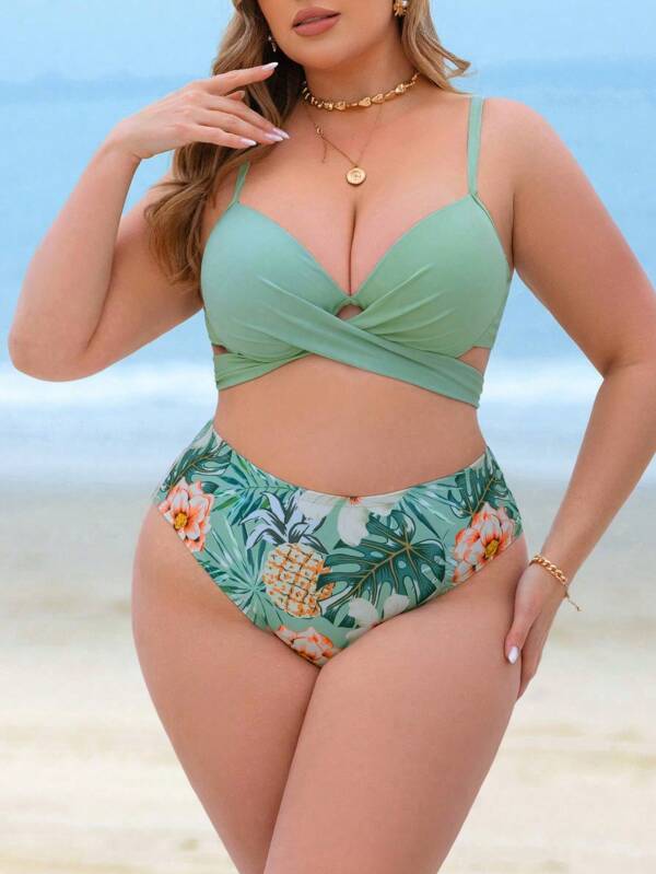 Conjunto Transpassado Estampado Tropical Com Saída Plus Size