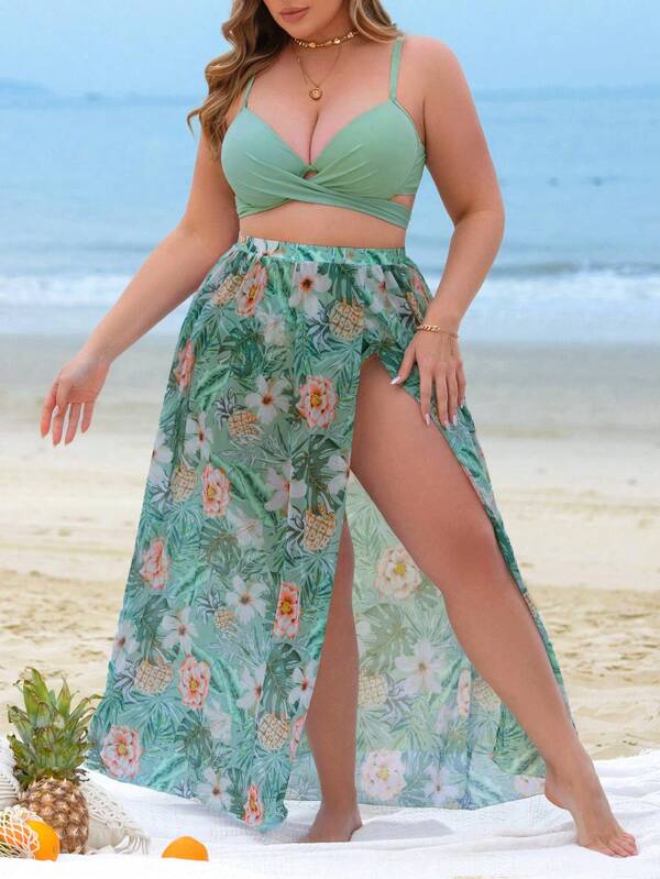 Conjunto Transpassado Estampado Tropical Com Saída Plus Size