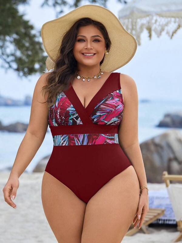 Maiô Decote V Modelador Estampado Tropical Resort Plus Size