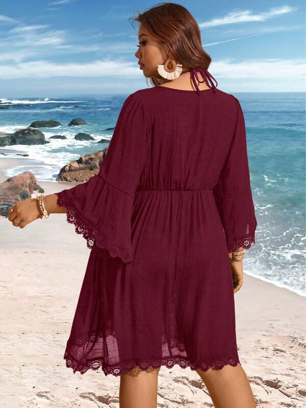 Saída De Praia Vestido Curto Com Renda E Manga Sino Plus Size