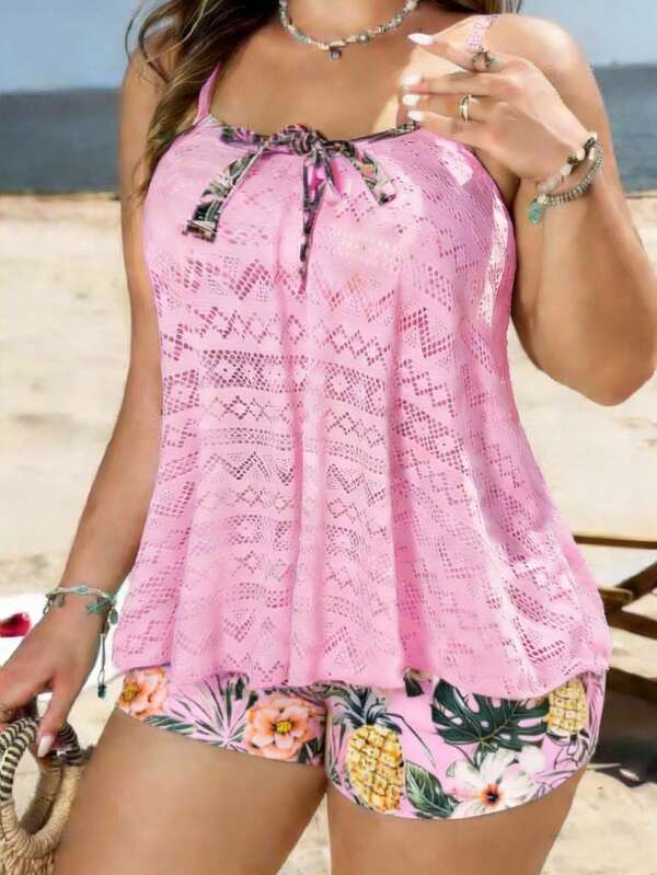 Conjunto Renda Vazada Estampado Tropical Com Shorts Plus Size
