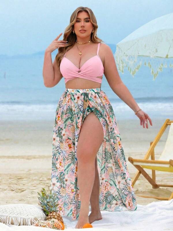 Conjunto Transpassado Estampado Tropical Com Saída Plus Size