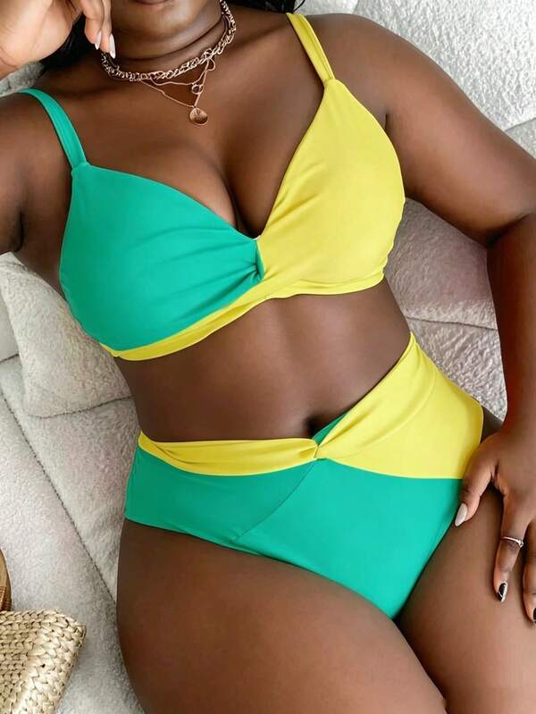 Biquíni Cintura Alta Com Recortes Transpassados Plus Size