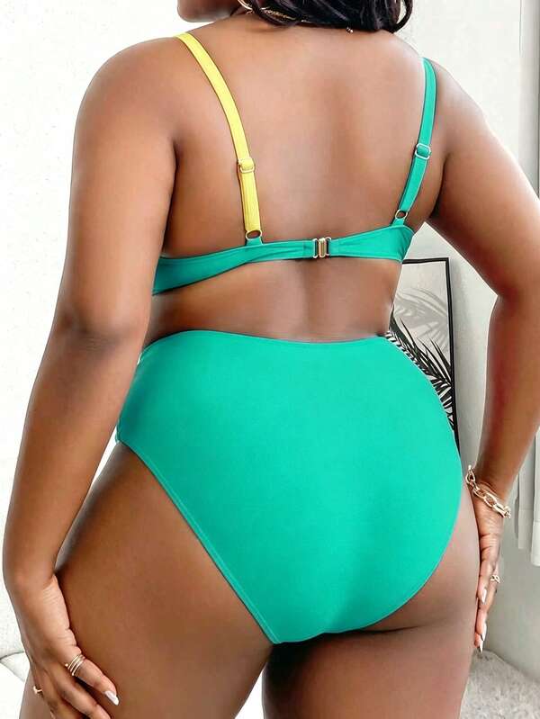 Biquíni Cintura Alta Com Recortes Transpassados Plus Size