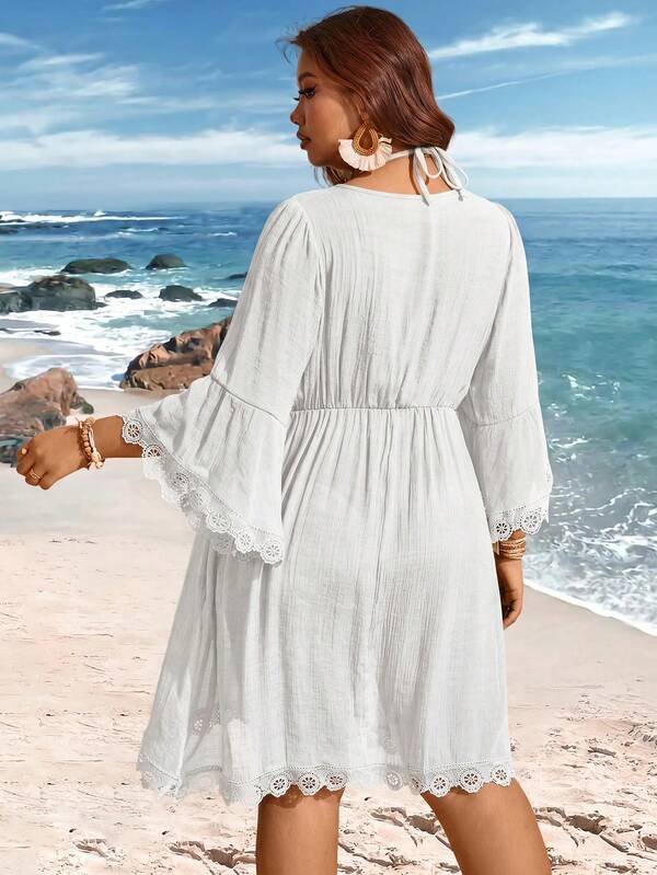 Saída De Praia Vestido Curto Com Renda E Manga Sino Plus Size